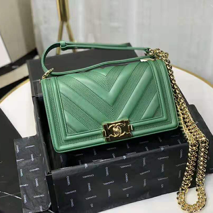 2019 Le Boy Chanel Flap Shoulder Bag