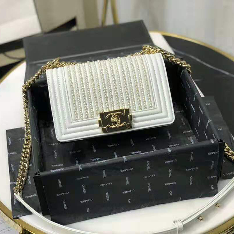 2019 Le Boy Chanel Flap Shoulder Bag