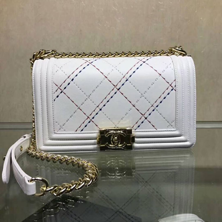 2019 Le Boy Chanel Flap Shoulder Bag