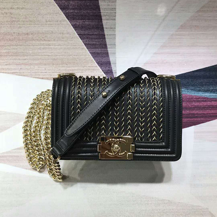 2019 Le Boy Chanel Flap Shoulder Bag