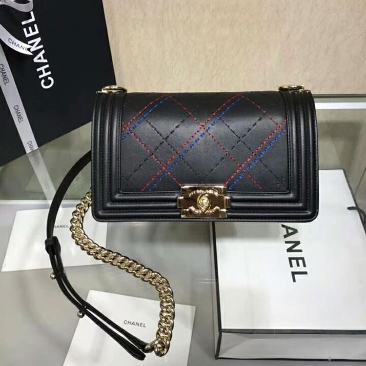 2019 Le Boy Chanel Flap Shoulder Bag