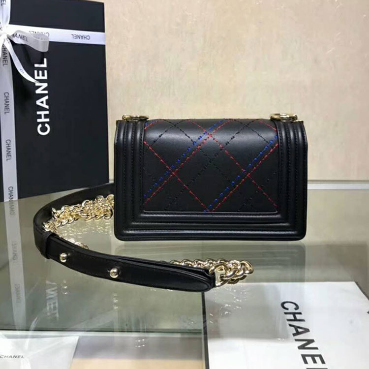 2019 Le Boy Chanel Flap Shoulder Bag