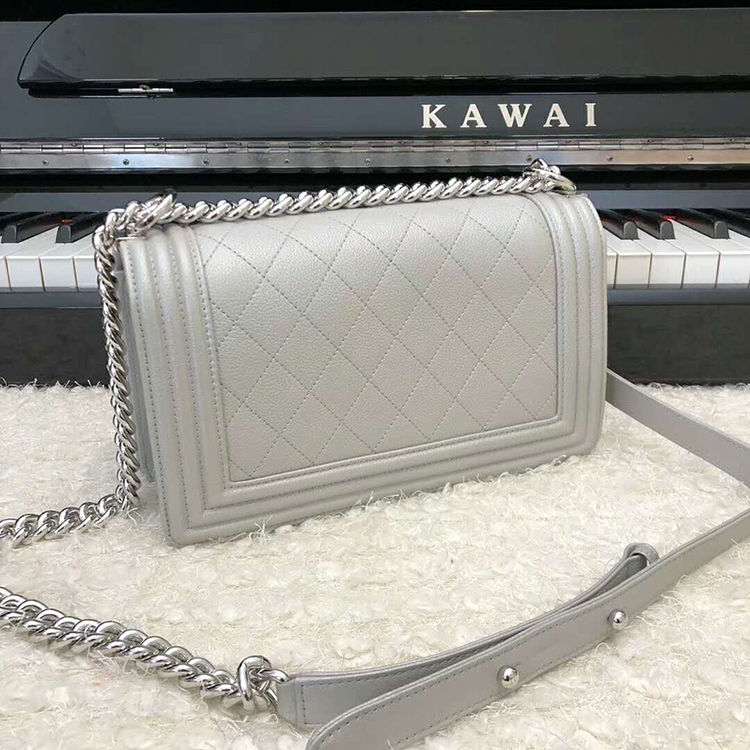 2019 Le Boy Chanel Flap Shoulder Bag