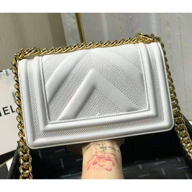 2019 Le Boy Chanel Flap Shoulder Bag