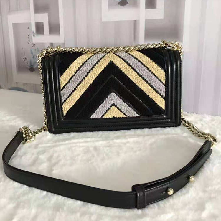 2019 Le Boy Chanel Flap Shoulder Bag