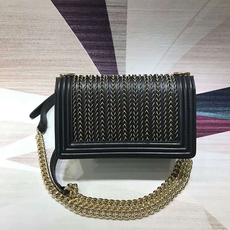 2019 Le Boy Chanel Flap Shoulder Bag