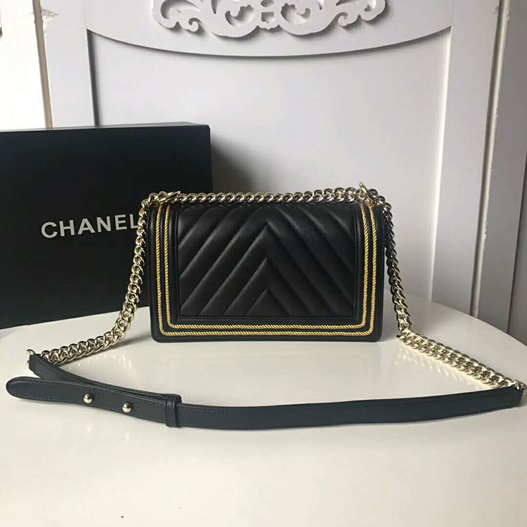 2019 Le Boy Chanel Flap Shoulder Bag