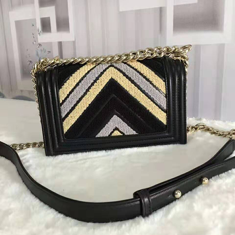 2019 Le Boy Chanel Flap Shoulder Bag