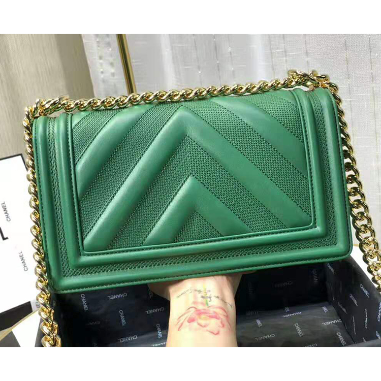 2019 Le Boy Chanel Flap Shoulder Bag