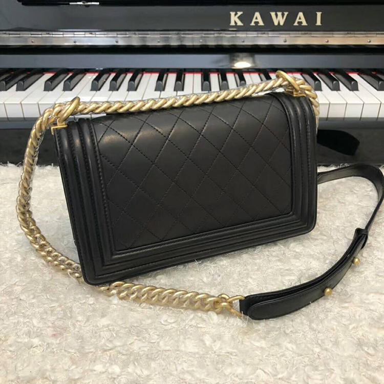 2019 Le Boy Chanel Flap Shoulder Bag