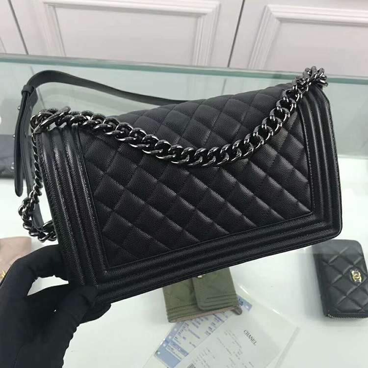 2019 Le Boy Chanel Flap Shoulder Bag