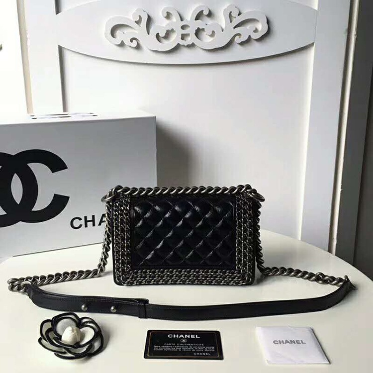 2019 Le Boy Chanel Flap Shoulder Bag