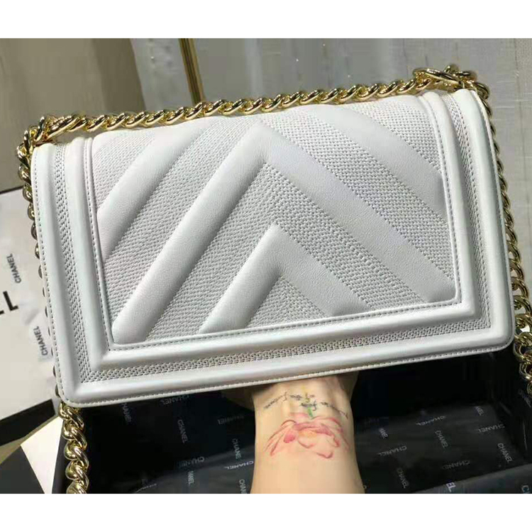 2019 Le Boy Chanel Flap Shoulder Bag