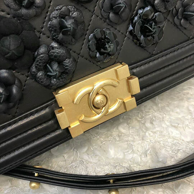 2019 Le Boy Chanel Flap Shoulder Bag