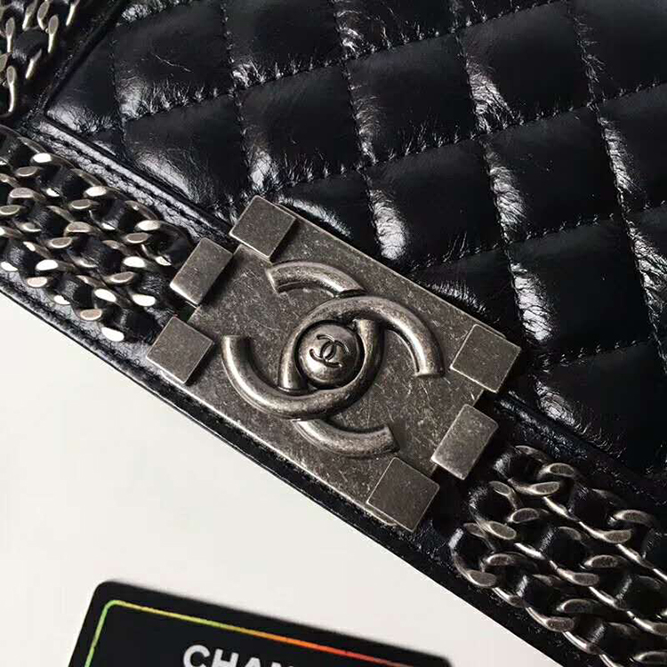 2019 Le Boy Chanel Flap Shoulder Bag