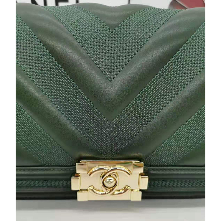 2019 Le Boy Chanel Flap Shoulder Bag