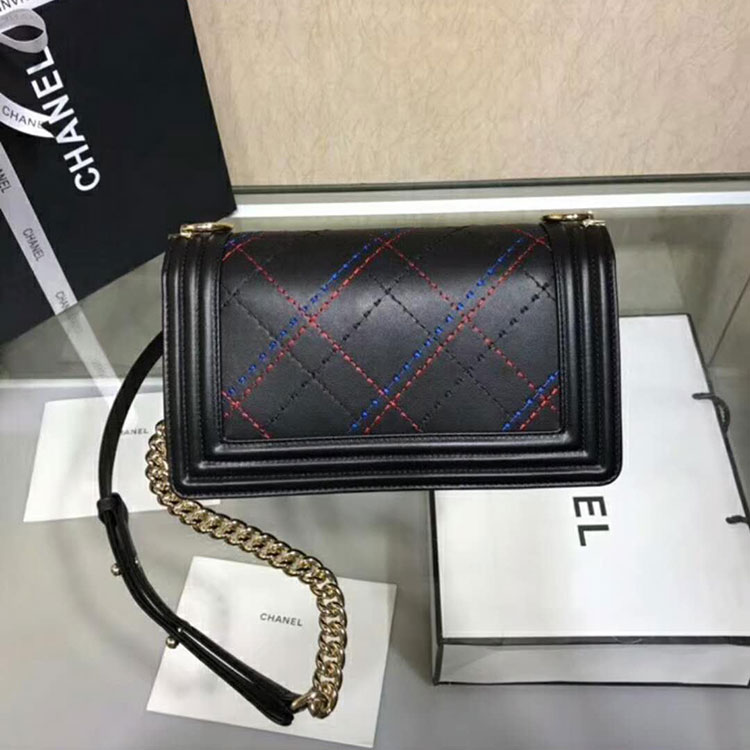 2019 Le Boy Chanel Flap Shoulder Bag