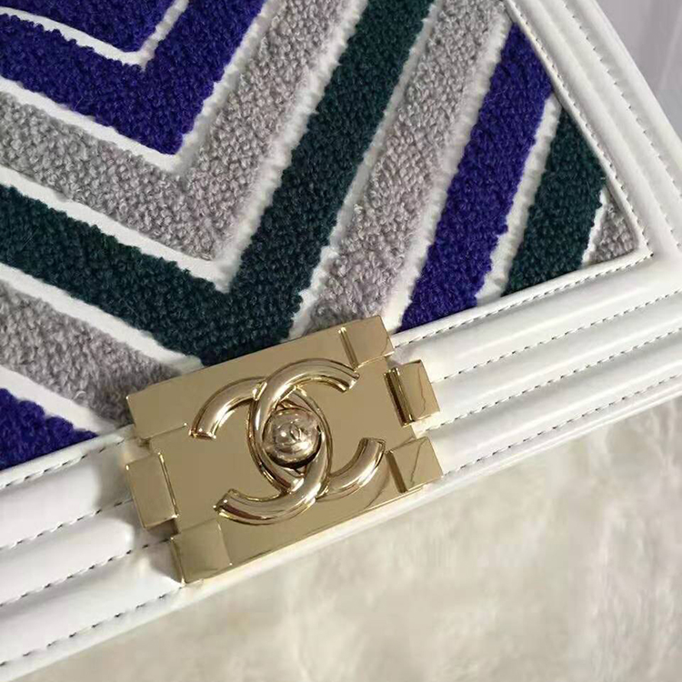 2019 Le Boy Chanel Flap Shoulder Bag