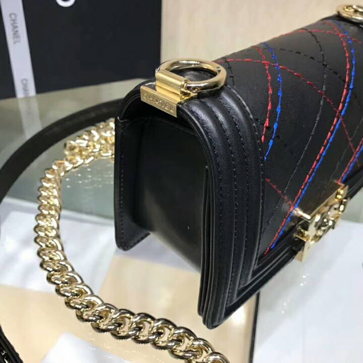 2019 Le Boy Chanel Flap Shoulder Bag