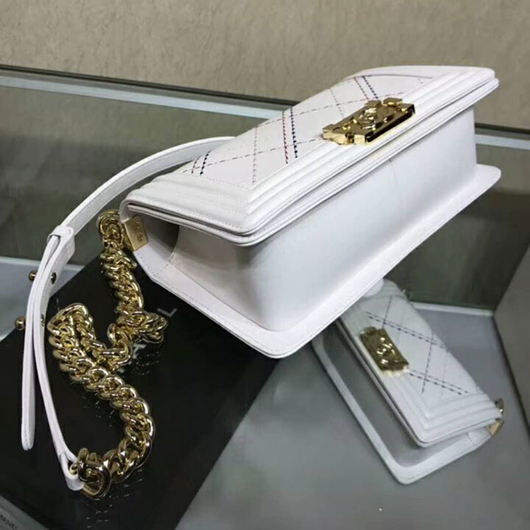 2019 Le Boy Chanel Flap Shoulder Bag