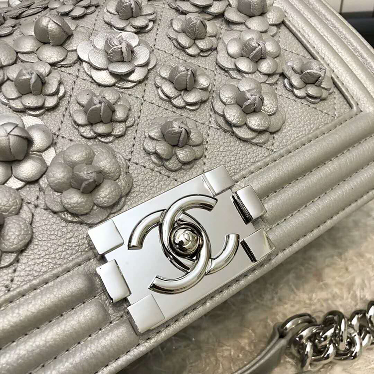 2019 Le Boy Chanel Flap Shoulder Bag