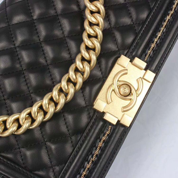 2019 Le Boy Chanel Flap Shoulder Bag