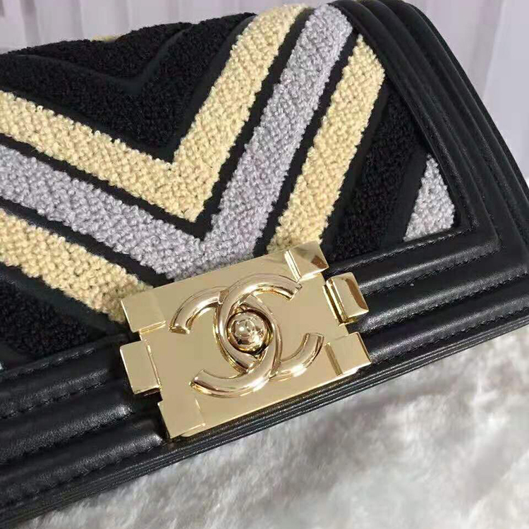 2019 Le Boy Chanel Flap Shoulder Bag