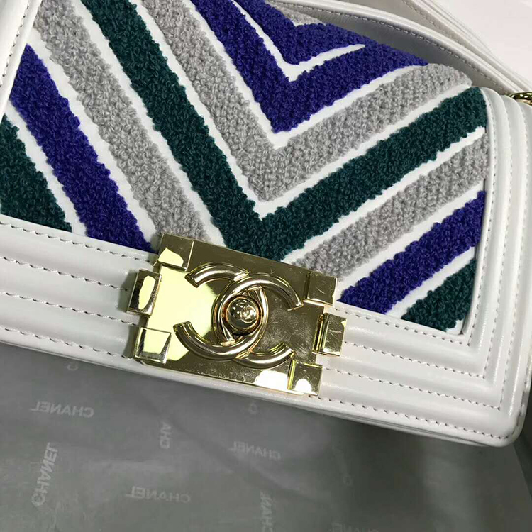 2019 Le Boy Chanel Flap Shoulder Bag