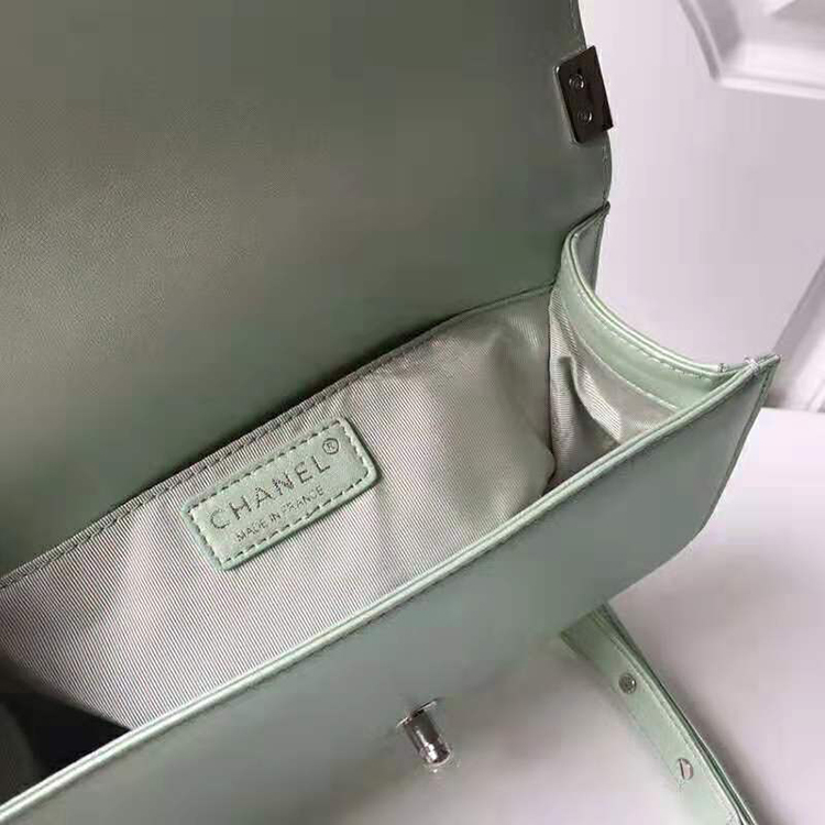 2019 Le Boy Chanel Flap Shoulder Bag