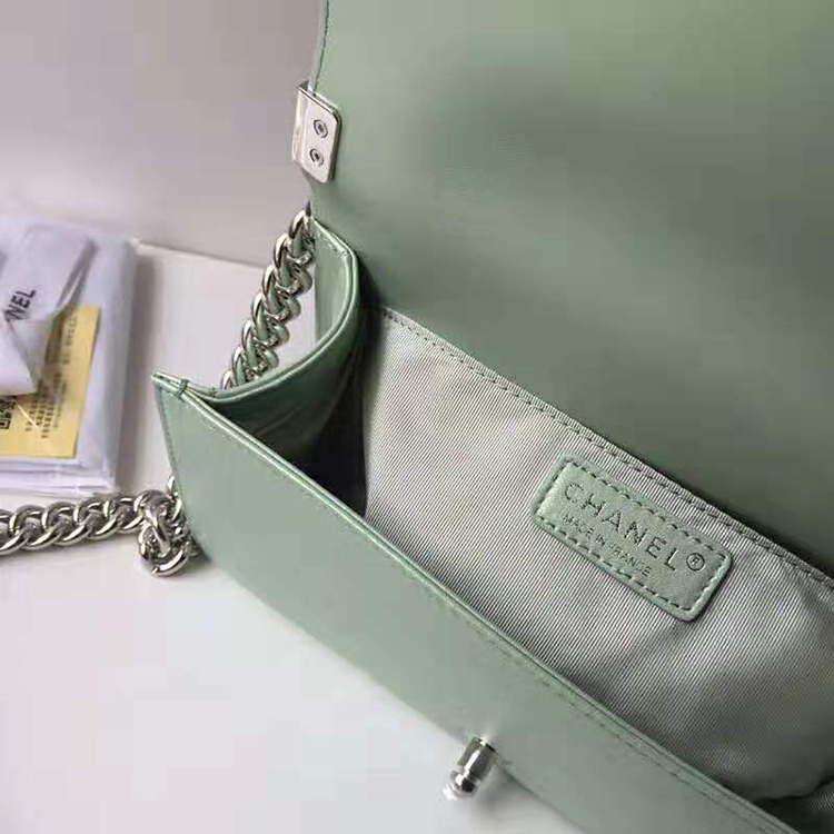 2019 Le Boy Chanel Flap Shoulder Bag