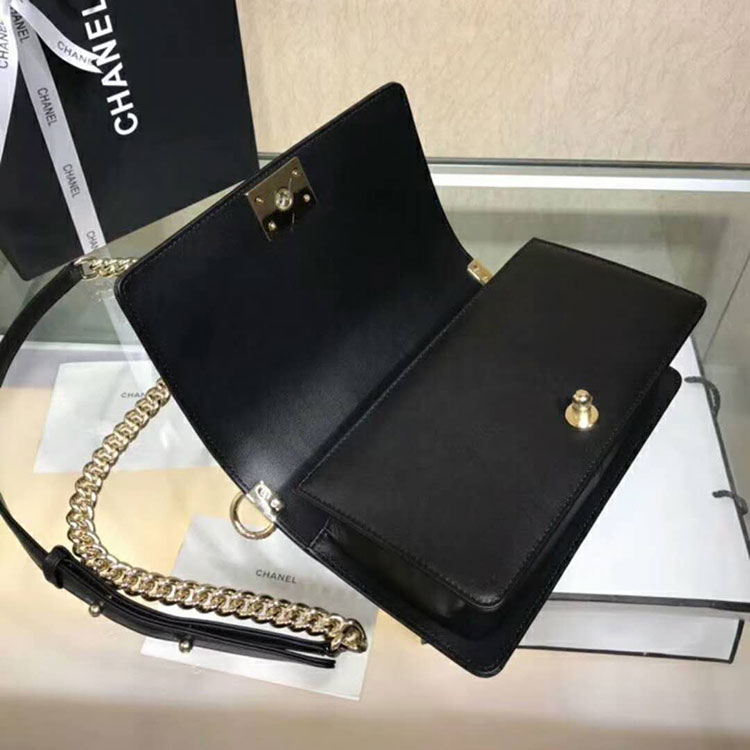 2019 Le Boy Chanel Flap Shoulder Bag