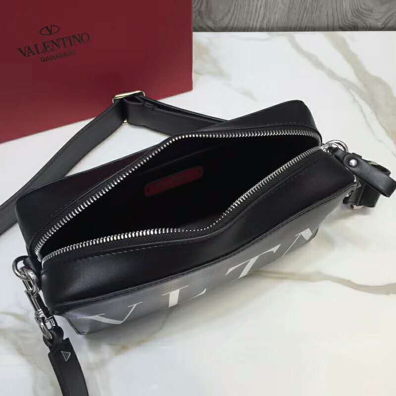 2019 VALENTINO BAG