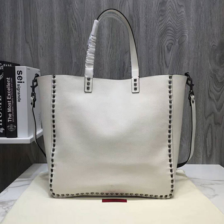 2019 Valentino Garavani Guitar Rockstud Rolling Double reversible tote in calfskin