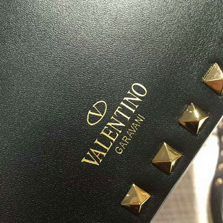 2019 Valentino ROCKSTUD CAMERA BAG