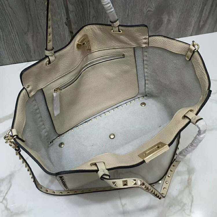 2019 Valentino ROCKSTUD NOIR MEDIUM TOTE