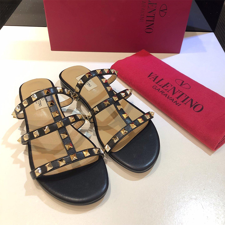 2019 Valentino women Flat shoes