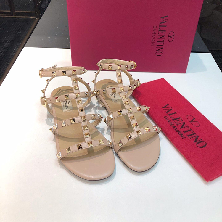 2019 Valentino women Flat shoes