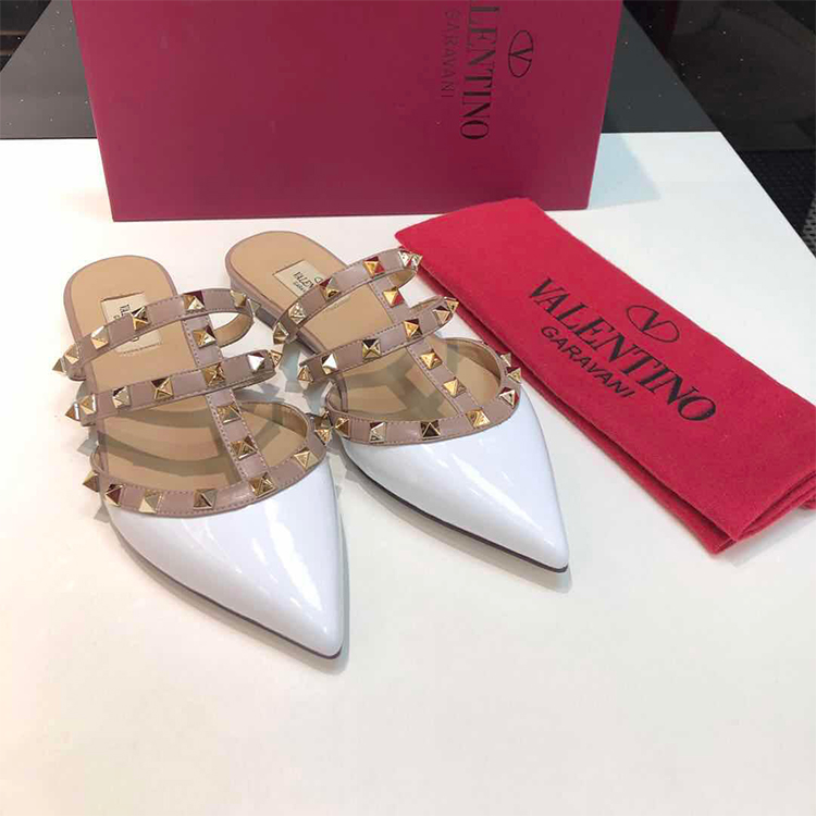 2019 Valentino women Flat shoes