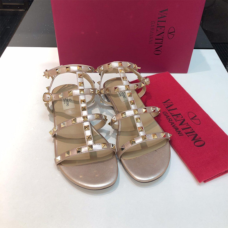 2019 Valentino women Flat shoes