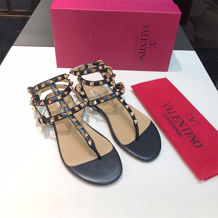 2019 Valentino women Flat shoes