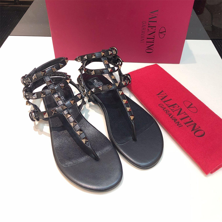 2019 Valentino women Flat shoes