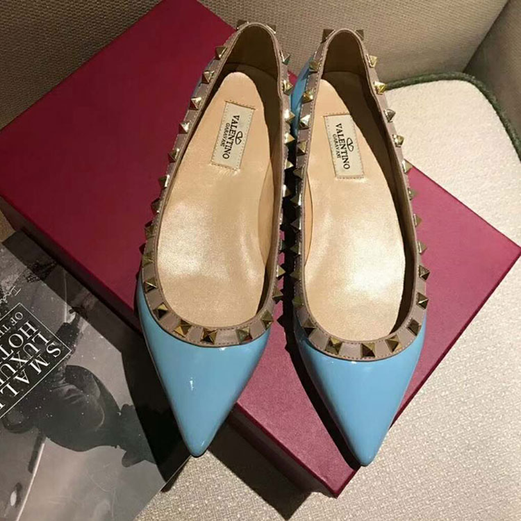 2019 Valentino women Flat shoes with rivet