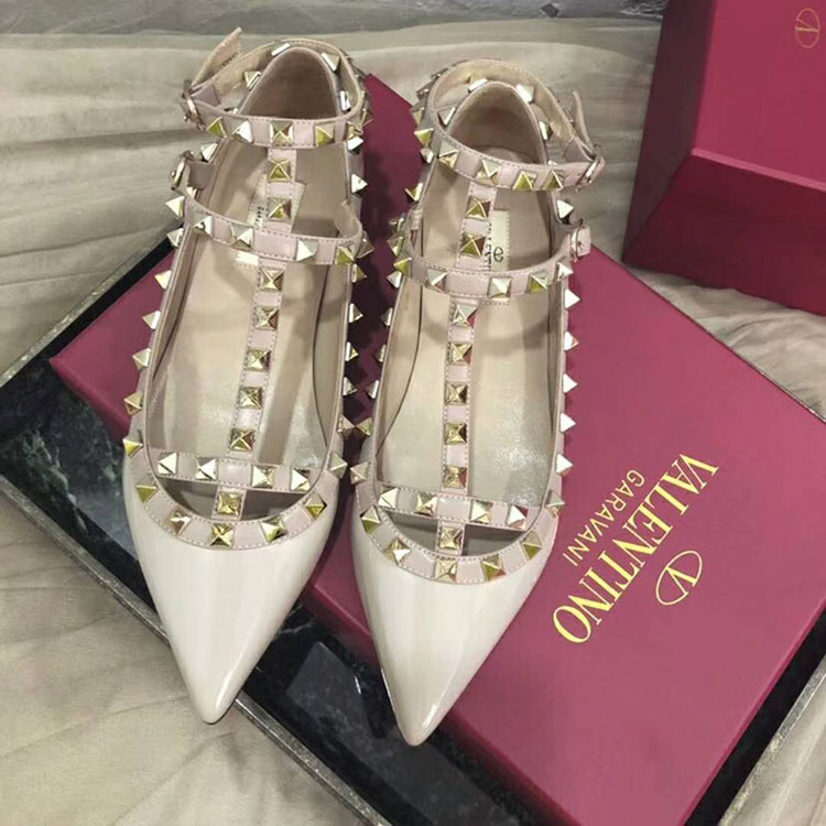 2019 Valentino women Flat shoes with rivet