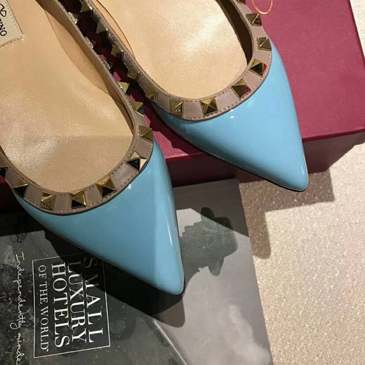 2019 Valentino women Flat shoes with rivet