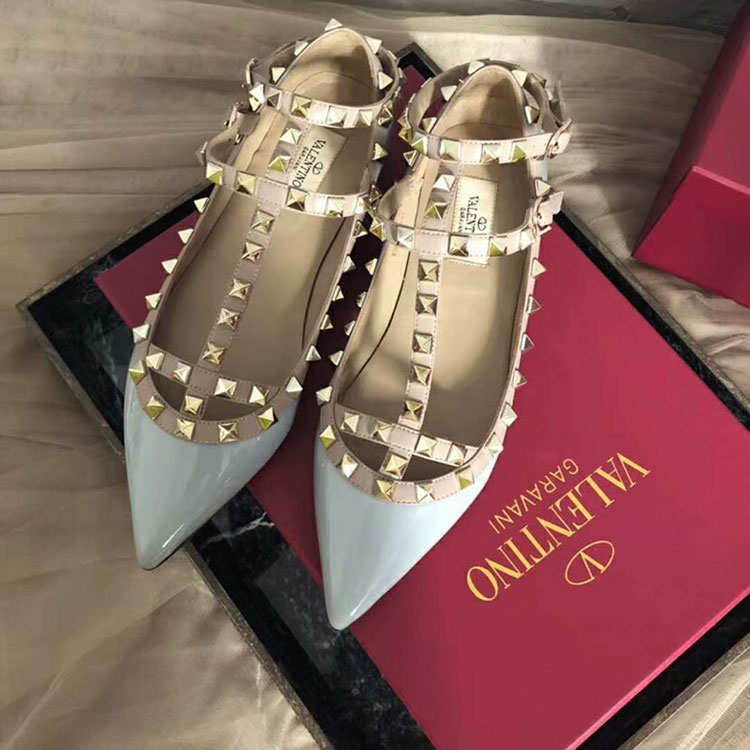 2019 Valentino women Flat shoes with rivet