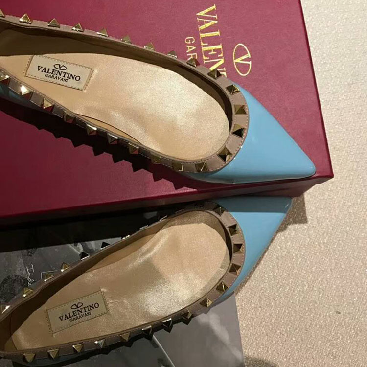 2019 Valentino women Flat shoes with rivet