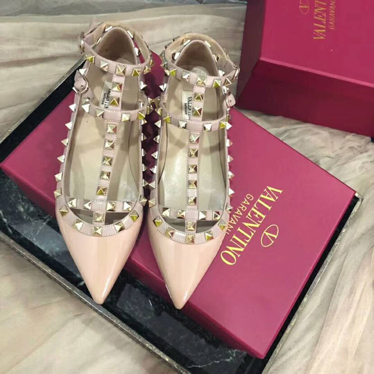 2019 Valentino women Flat shoes with rivet