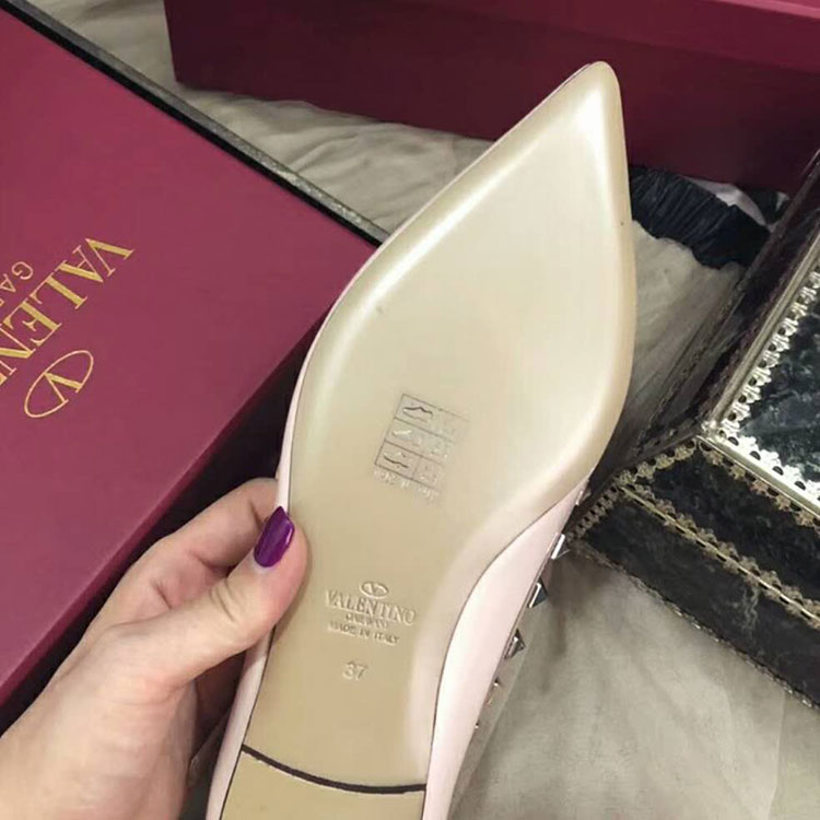 2019 Valentino women Flat shoes with rivet