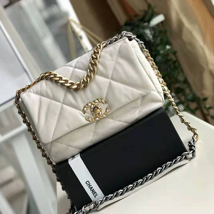 2019 chanel 19 flap bag