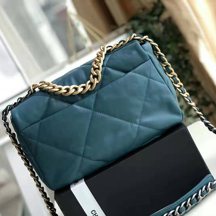 2019 chanel 19 flap bag